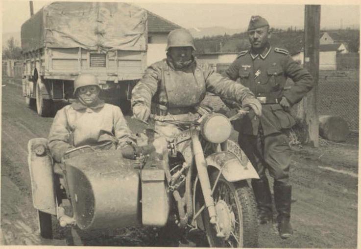 BMW R-12